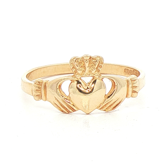 Classic Claddagh Ring