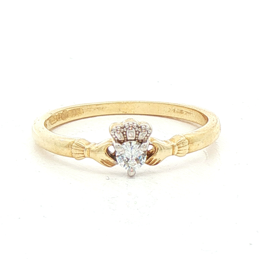 Elegant Claddagh Ring with Natural Diamond