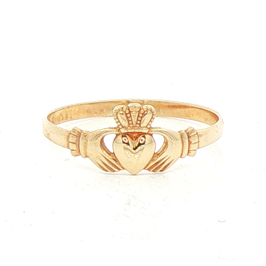 Classic Claddagh Ring