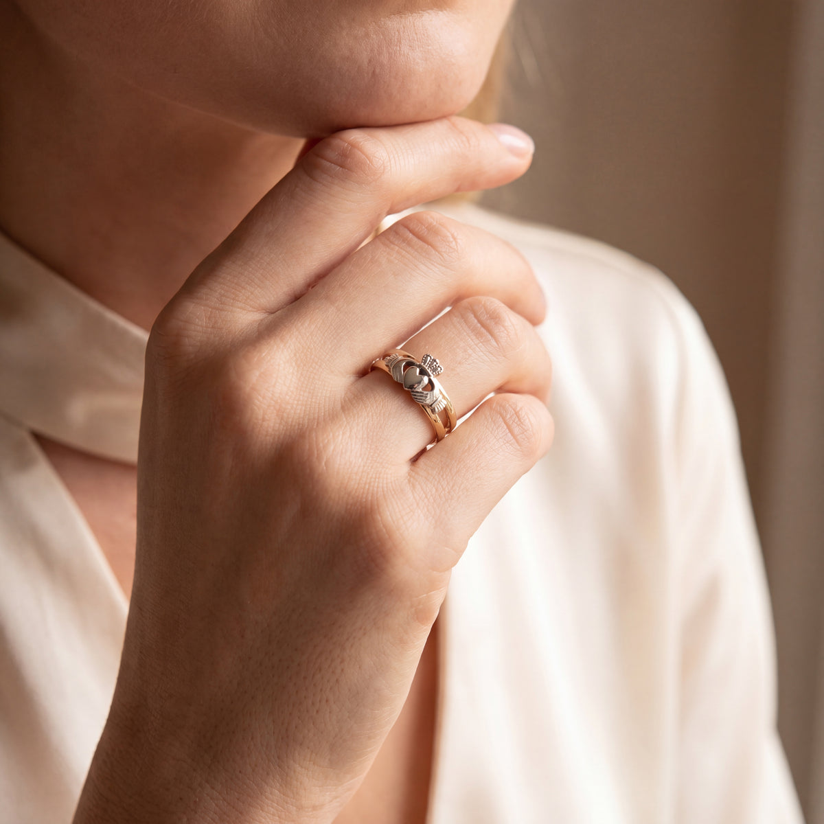 Ladies Claddagh Wedding Band Style