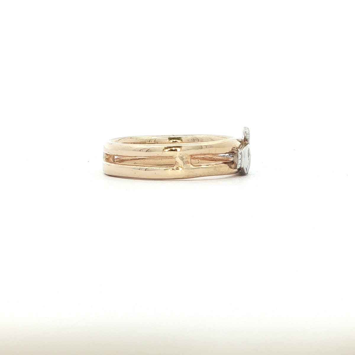Ladies Claddagh Wedding Band Style