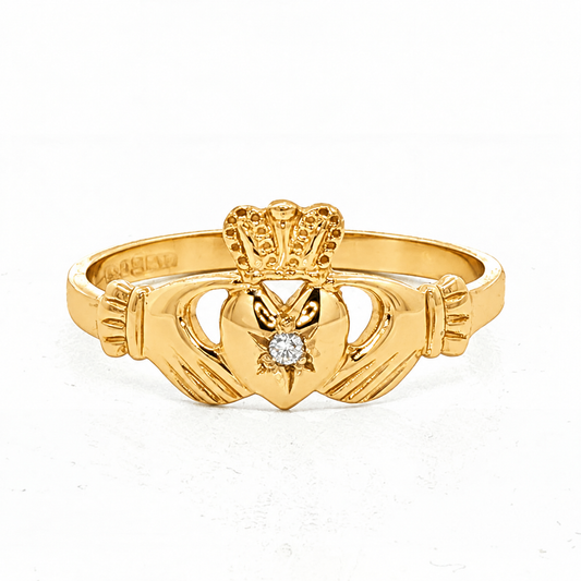 Claddagh Ring with Round Cut Natural Diamond