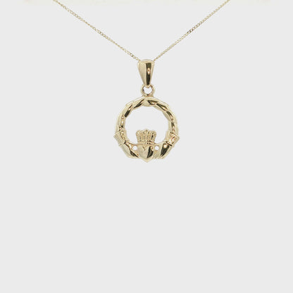 Claddagh Pendant with a Twist